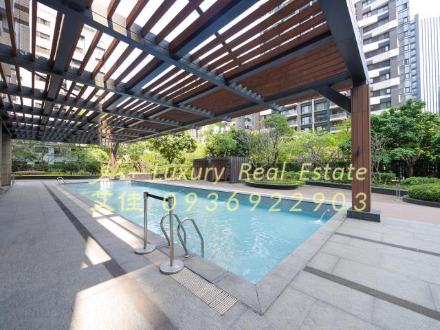 日升月恆無雙游泳池