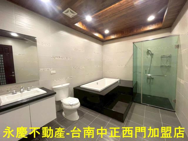 中西區透天-13