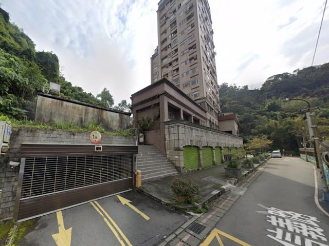 台北信義區法拍大樓-4