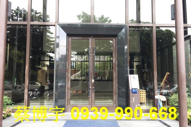 南區法拍總太居易店面