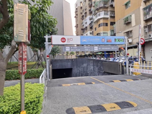 台北士林店面-13