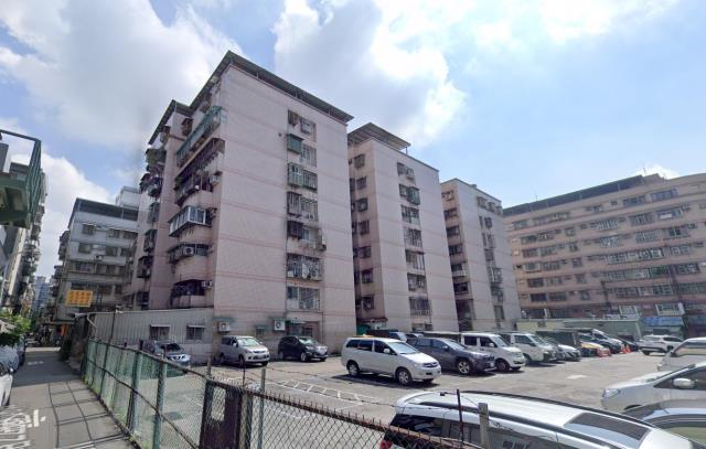 新北新莊法拍華廈-1