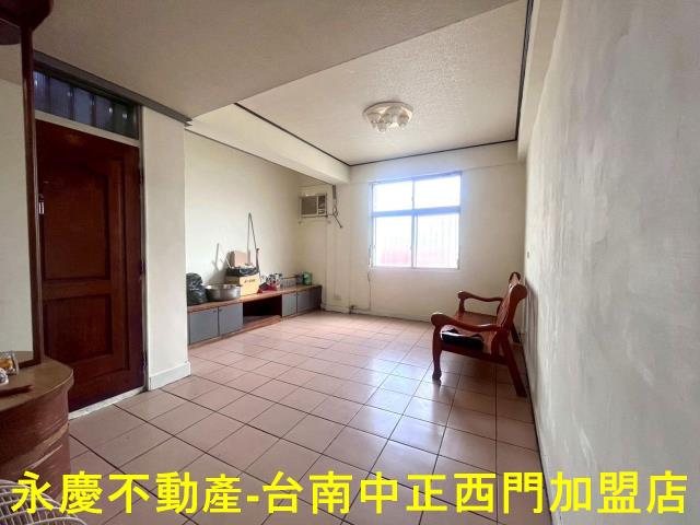 台南東區公寓-1