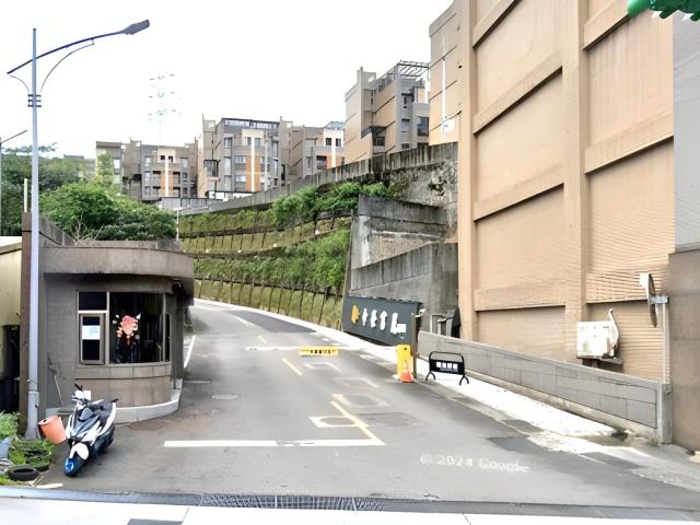 安樂區拍賣透天-5