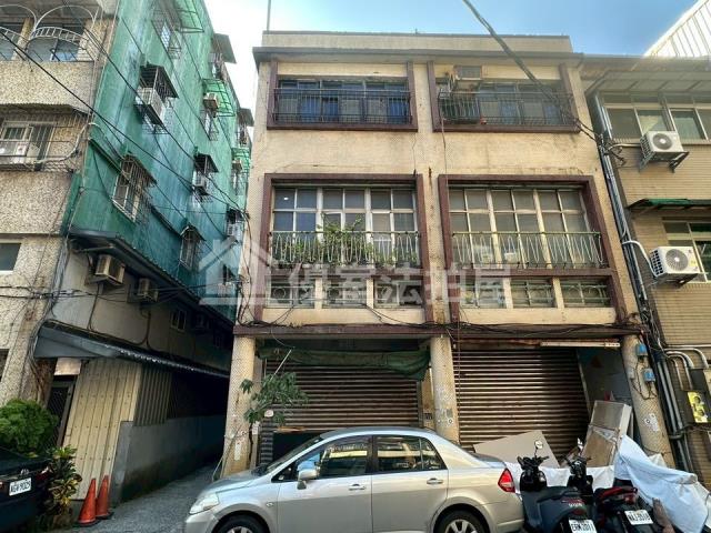 仁愛區法拍透天-1