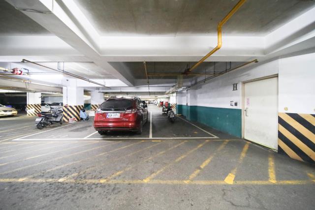 高雄三民區大樓-13