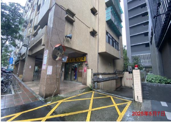 信義區法拍大樓-4
