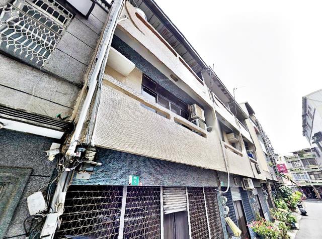 台南法拍透天-2