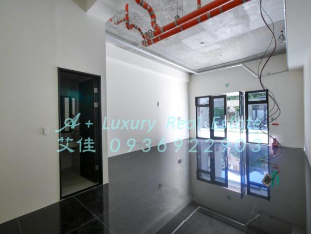 遠雄晴川挑高店面