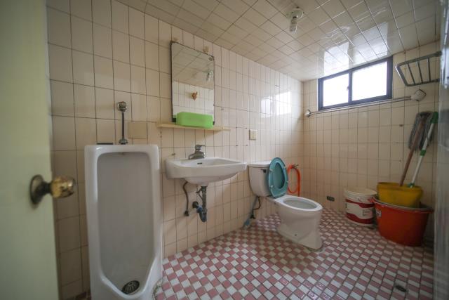 高雄鼓山透天-7