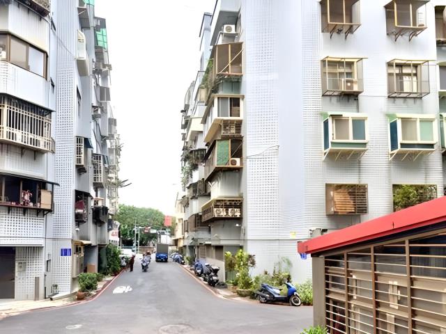 八里法拍大樓-5