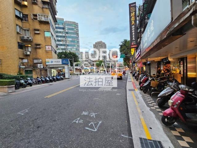 台北信義區法拍大樓-8