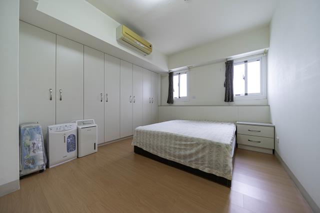 高雄新興區大樓-6