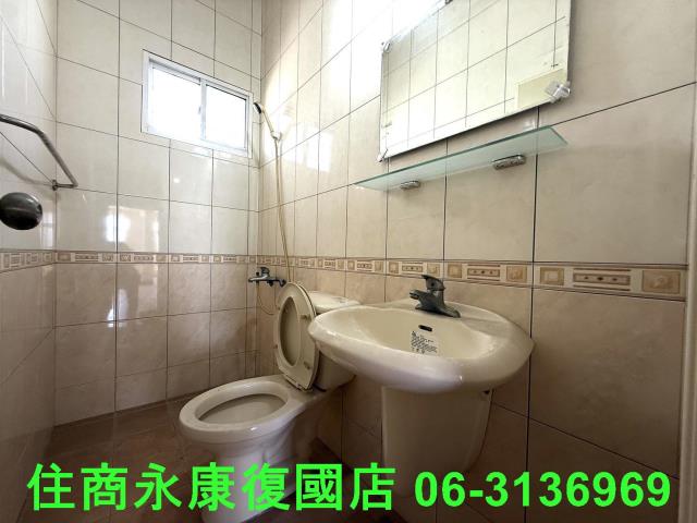 台南東區透天-11
