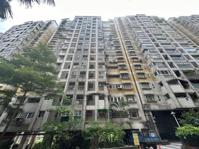 基隆中正區大樓法拍-1