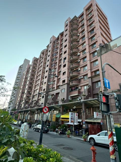 高雄三民區大樓法拍-4